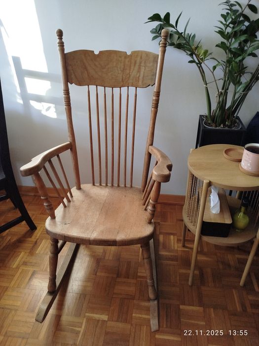 Fotel bujany drewniany