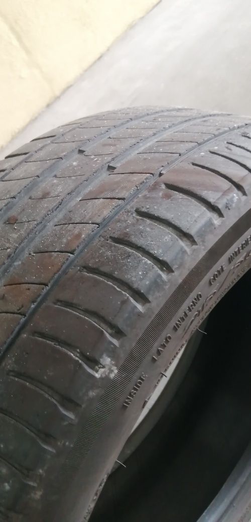 Pneu Michelin 215/50/17 com rasto