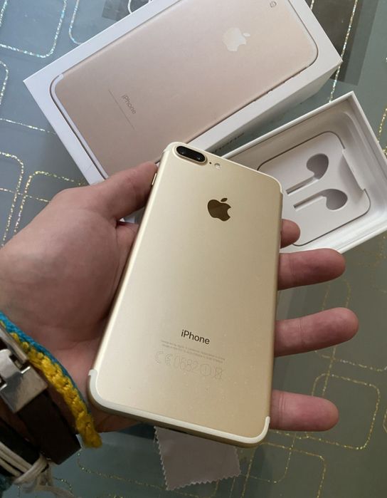 Продам iPhone 7 Plus 32 GB Gold