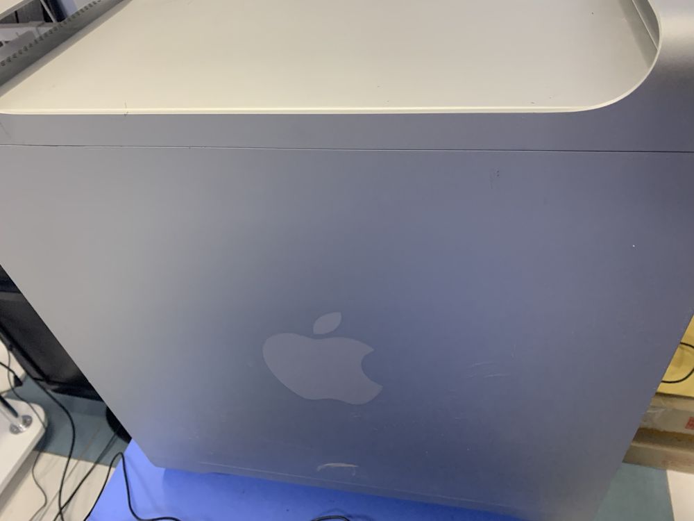 Apple Mac Pro Quad core Xeon 2.66 8gb 2tb