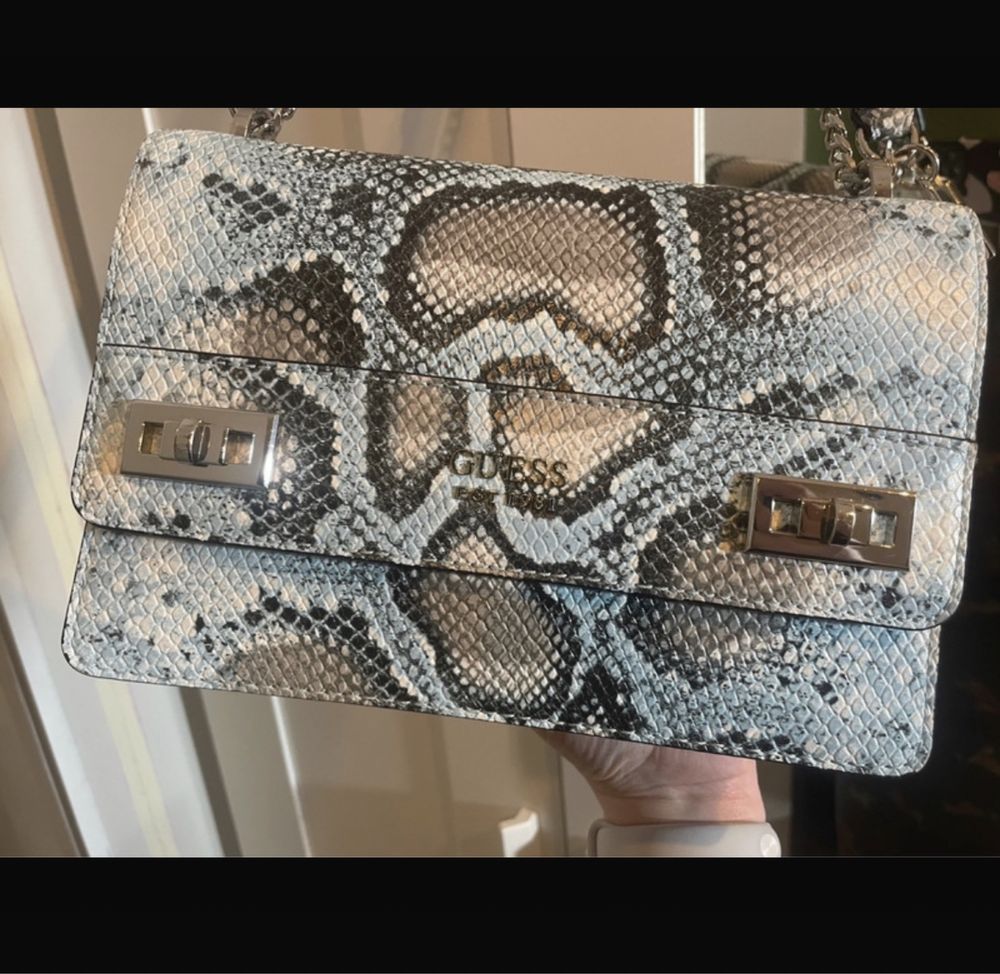 Guess torebka crossbody python print model katey