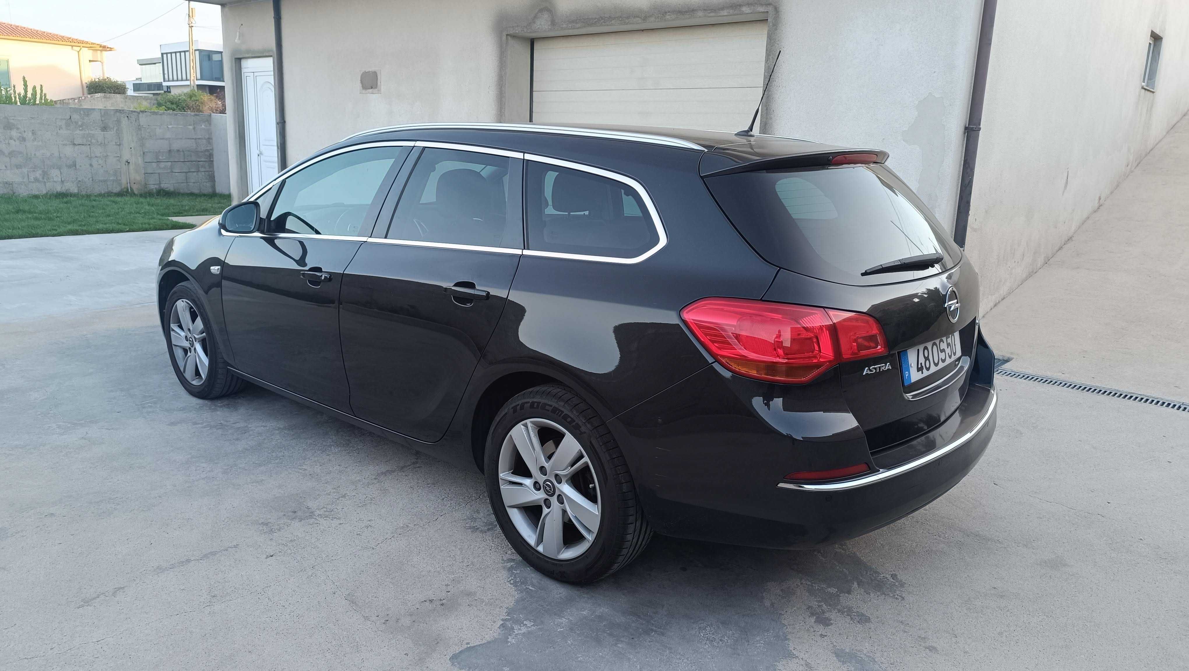 Astra J Sport Tourer 1.6 136cv