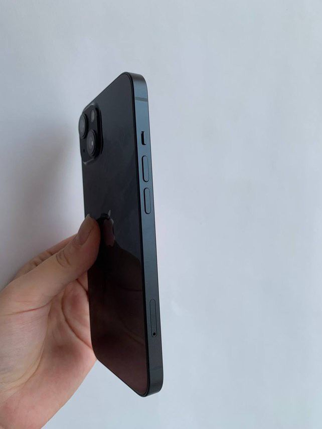 Продам Iphone 13
