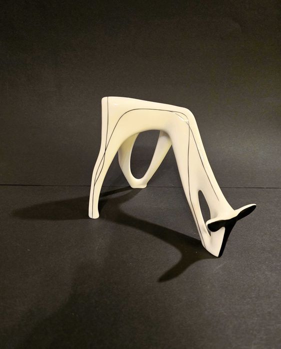 Figurka Ćmielów "Sarna" projekt Lubomir Tomaszewski