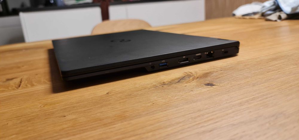 Laptop Fujitsu LifeBook U7510 15,6 " Intel Core i7-10510U/16 GB/240 GB