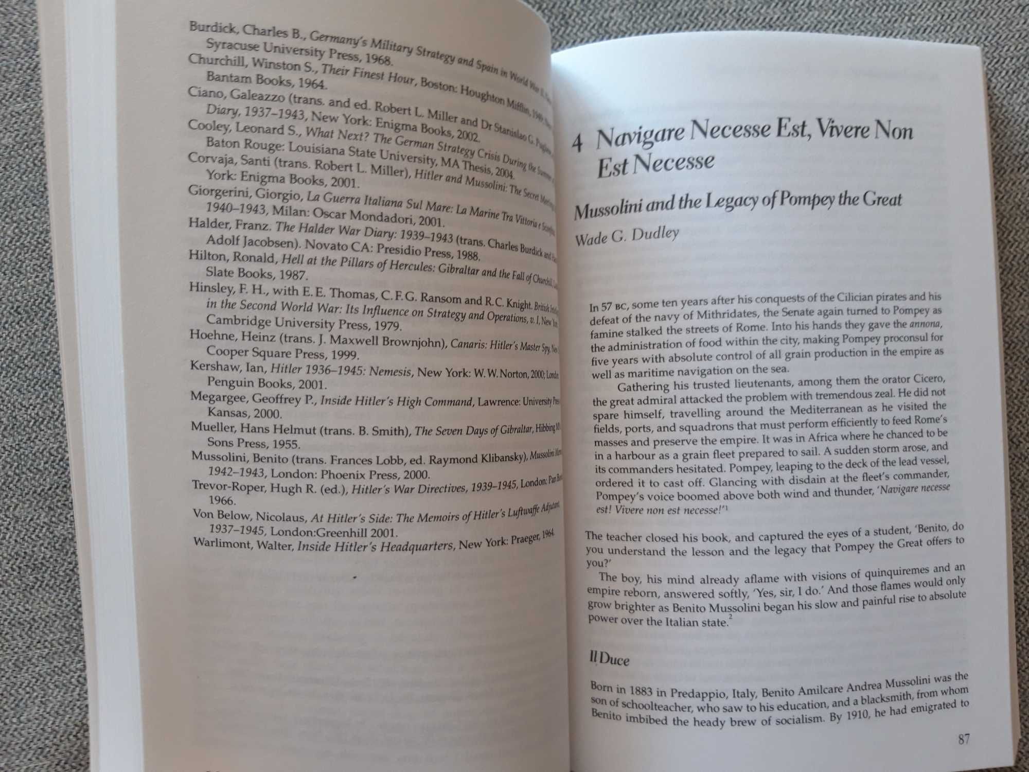 Livro "Hitler triumphant - Alternate histories of the World War II"