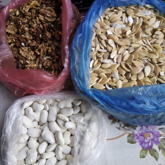 Насіння гарбуза домашнє, лущені горіхи, квасоля біла корона- ЕКО