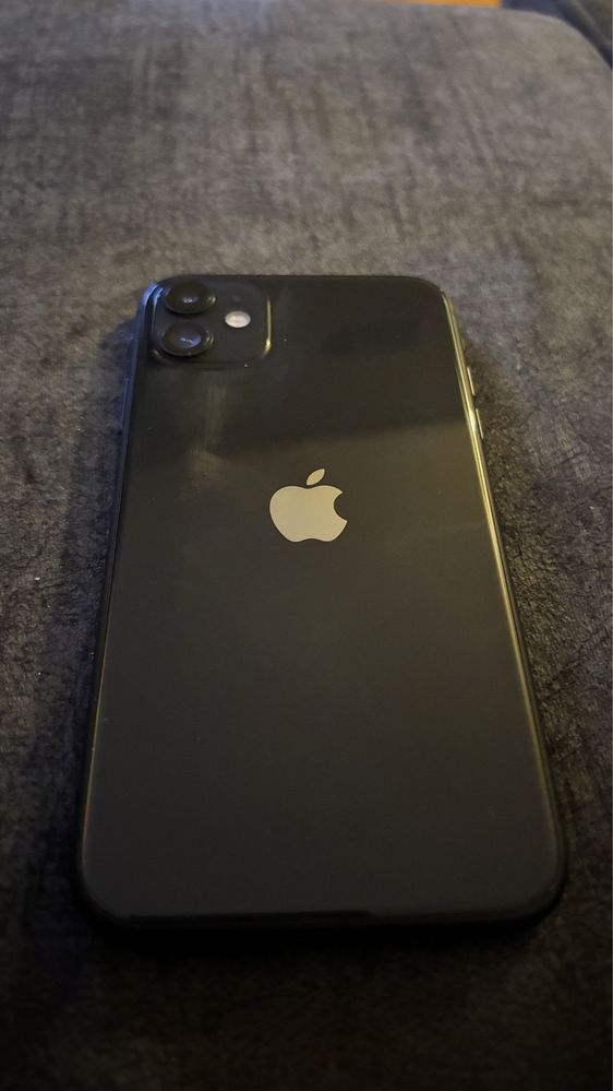 iPhone 11 - 64gb  (semi-novo)
