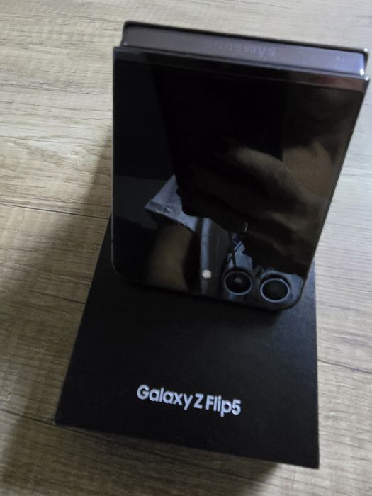 Samsung Z Flip 5 8/256