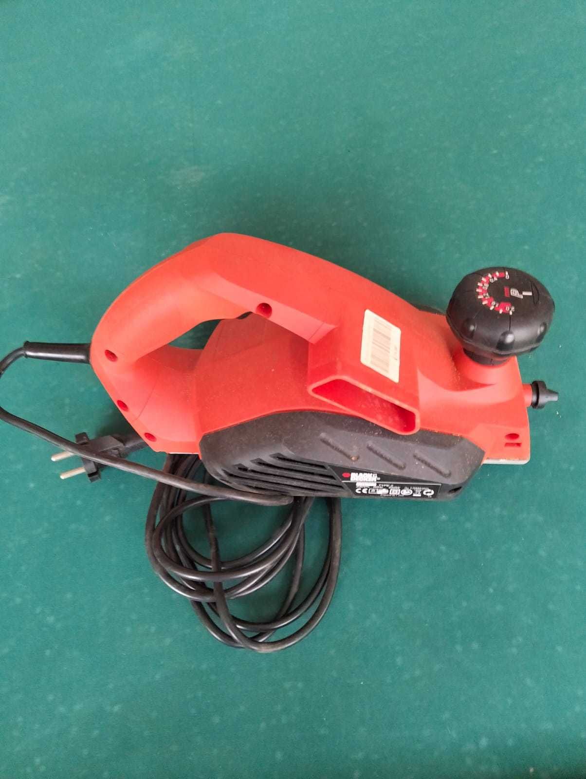 Plaina Elétrica (Black & Decker)