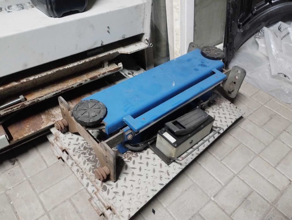 Траверса пневмогідравлічна OMA 542A