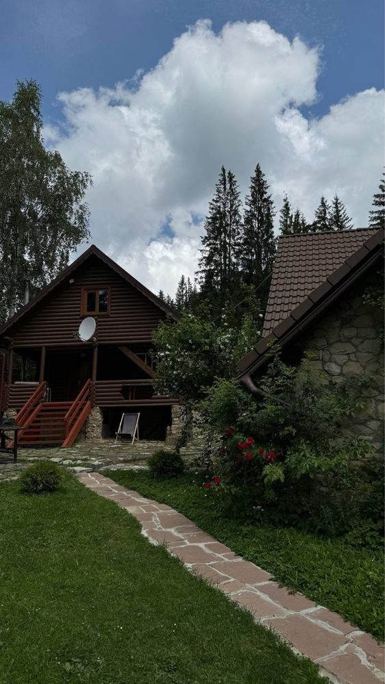 Оренда котеджу з басейном 6-8 осіб біля лісу Буковель