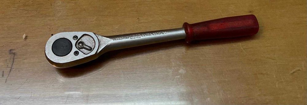 Chave de Roquete 1/2" com Cabo em Borracha