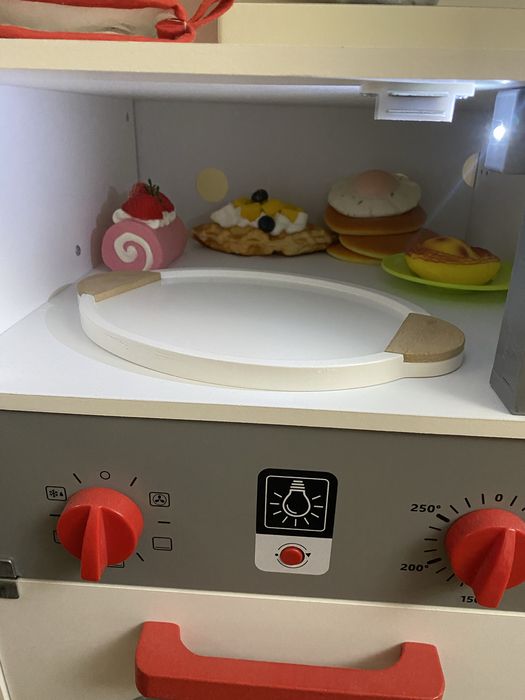 Cozinha criança de madeira com muitos extras