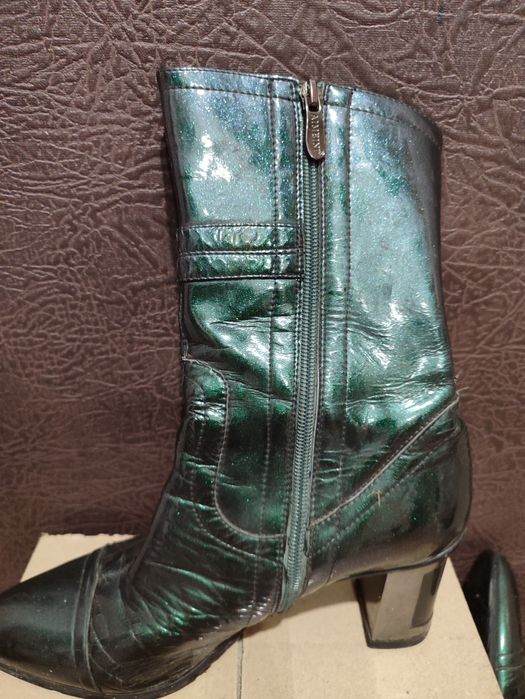 Жіночі зелені чобітки