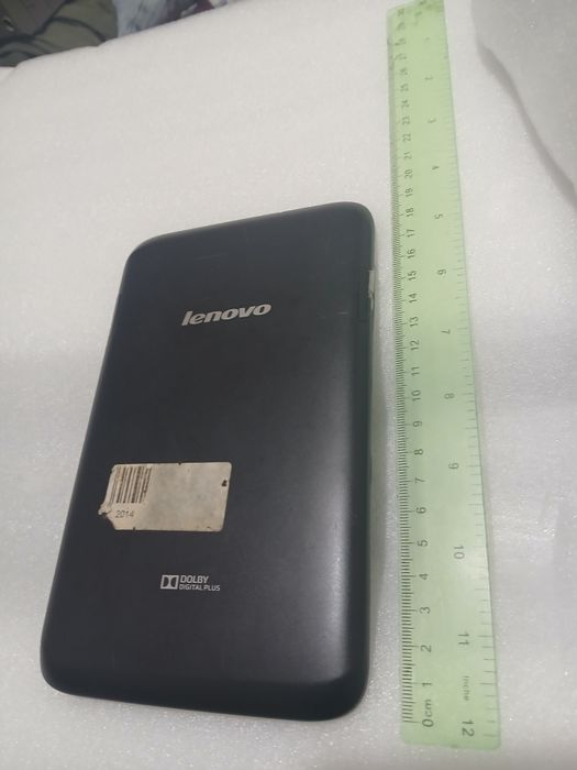 Lenovo  планшет /на деталі або ремонт