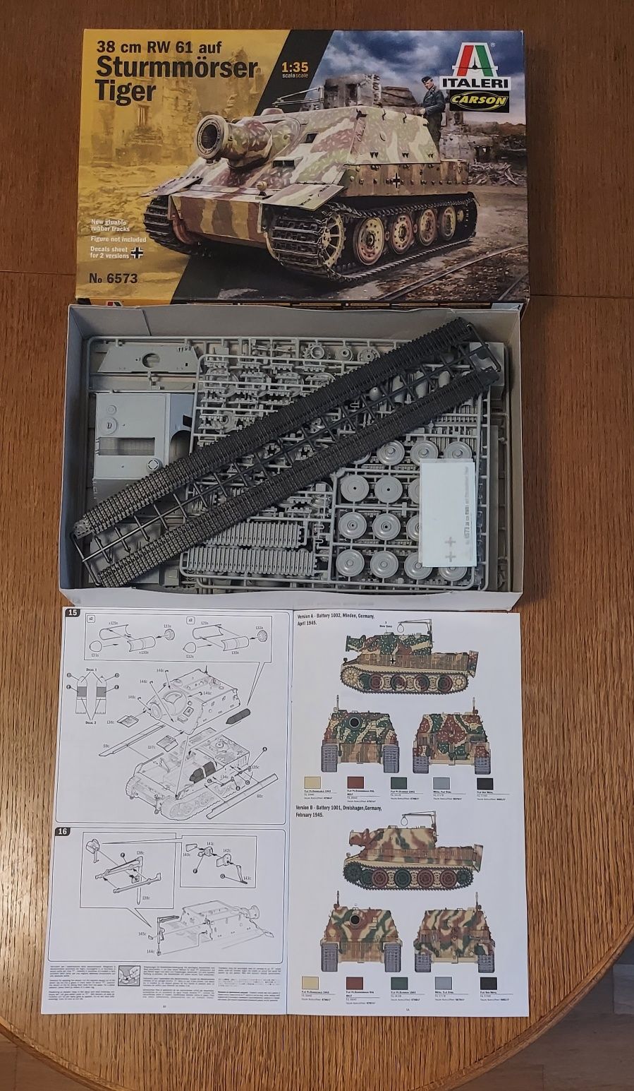 Model czołgu Sturmmörser Tiger skala 1: 35.