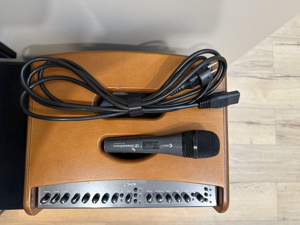 Wzmacniacz Hughes & Kettner era 1 z mikrofonem Sennheiser