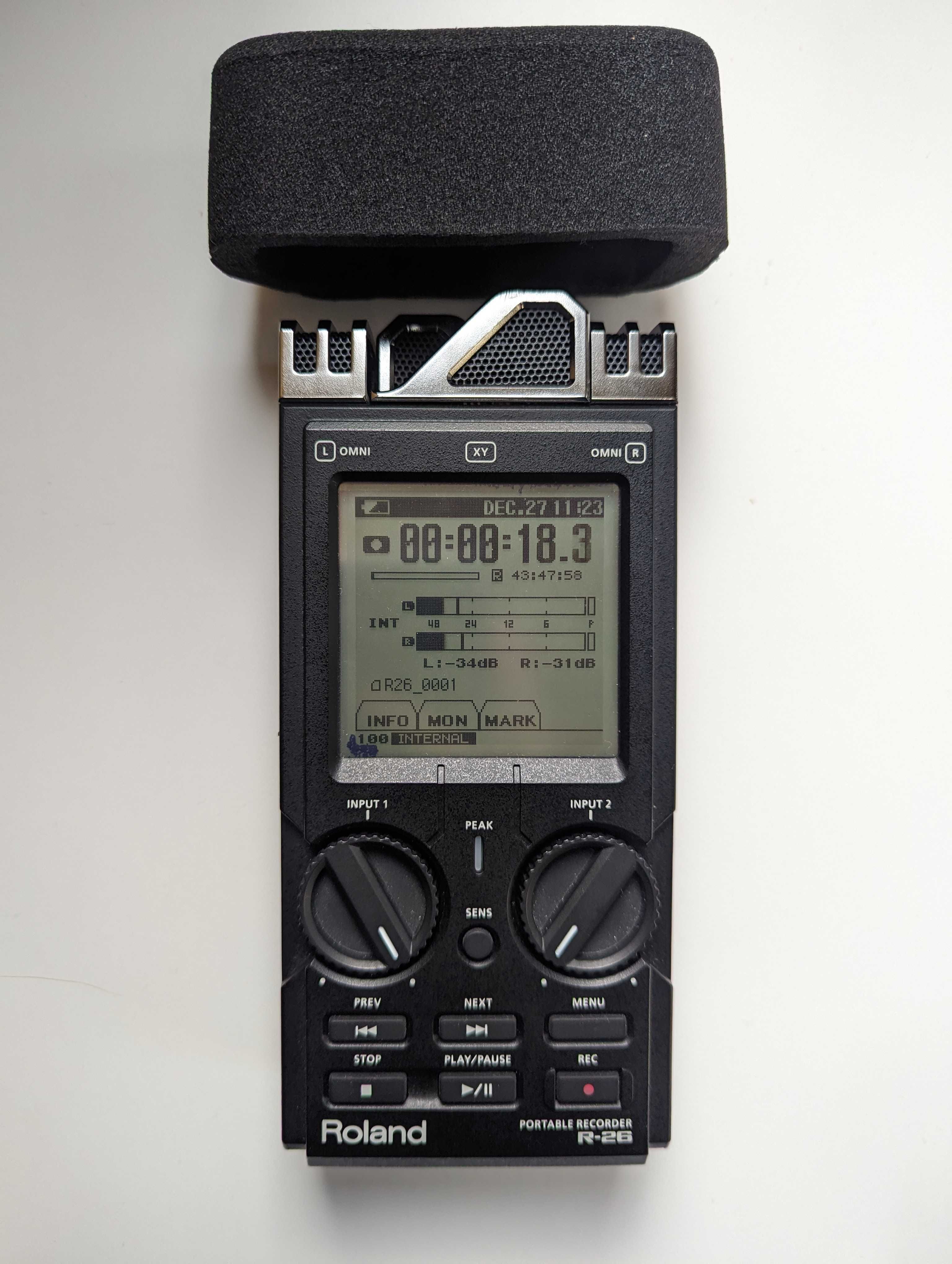 ROLAND R-26 Portable Recorder Gravador Portátil 6 canais Field