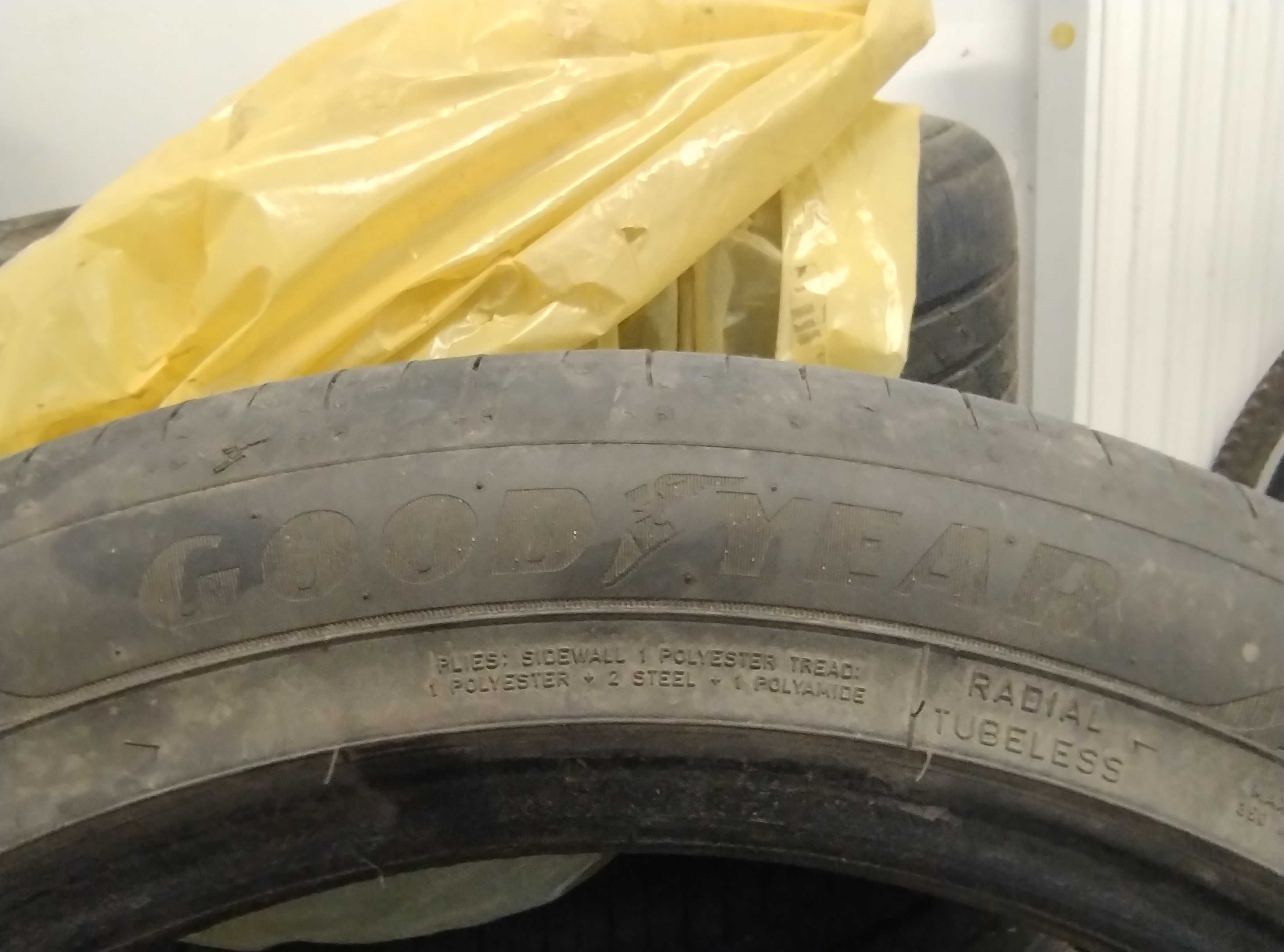 Opony letnie GoodYear 215/50 R18  4 szt