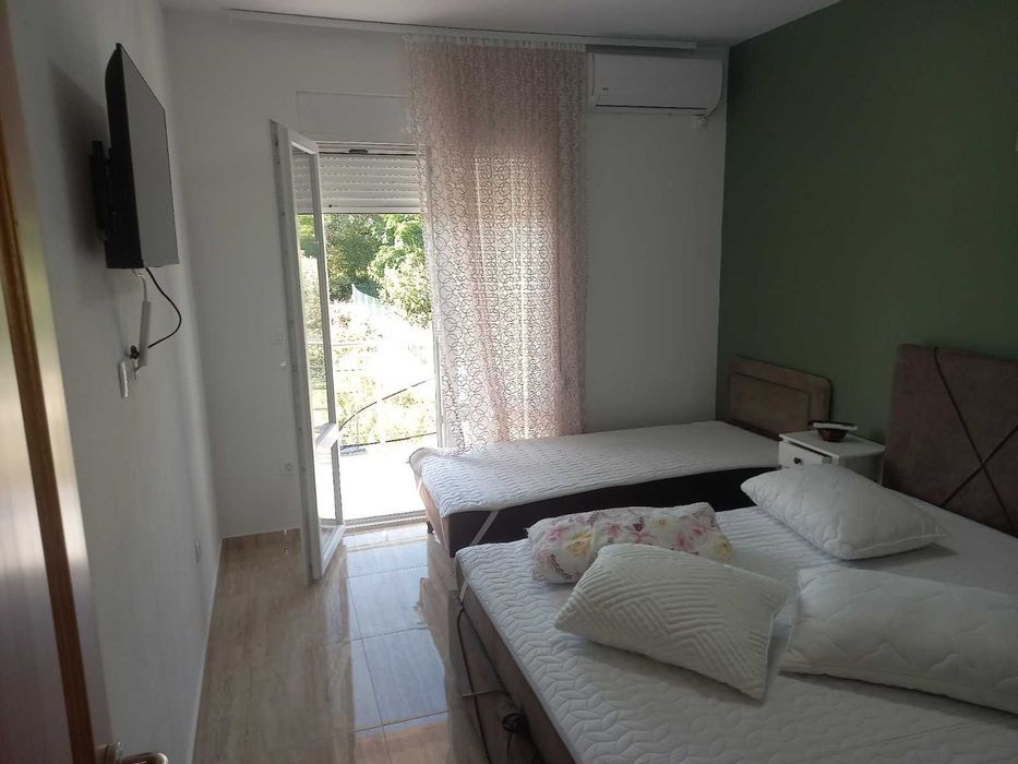 Бар. Илино. 180м - второй круг с заправками, 570м - МОРЕ. 350м маркеты