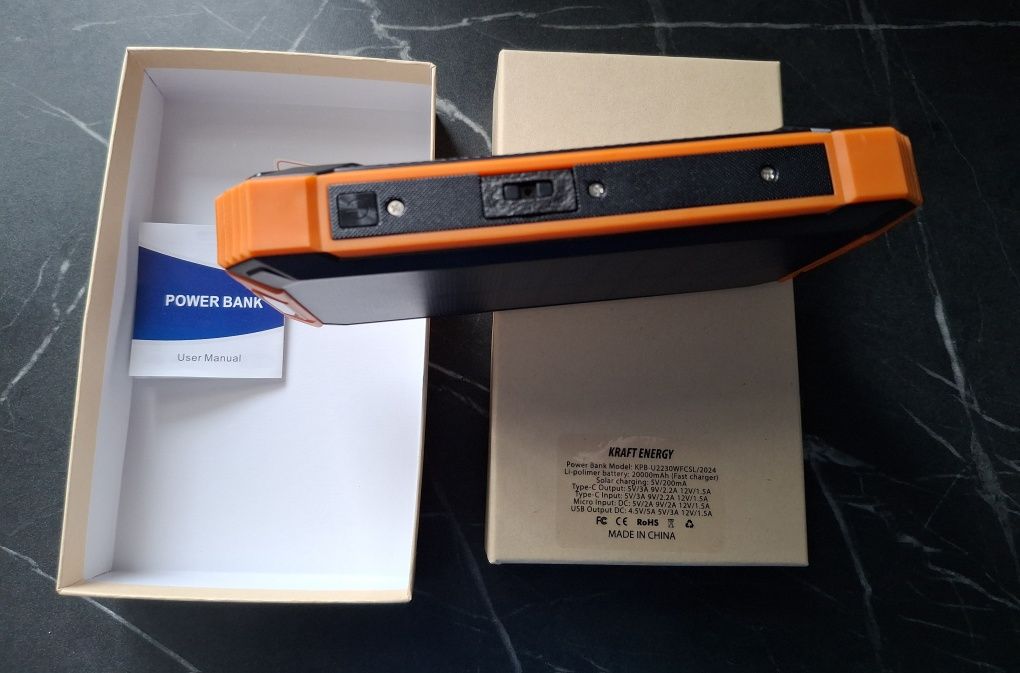 Повербанк на сонячній батареї 20000MAH Powerbank 4 кабелі USB