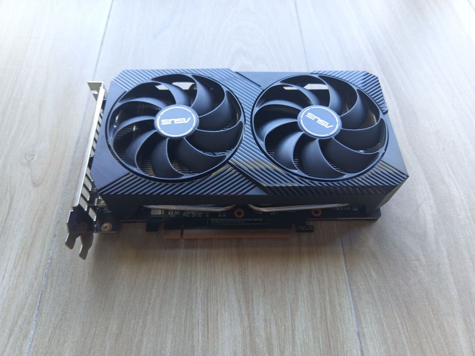 Placa gráfica AMD RX 6500 XT 4GB