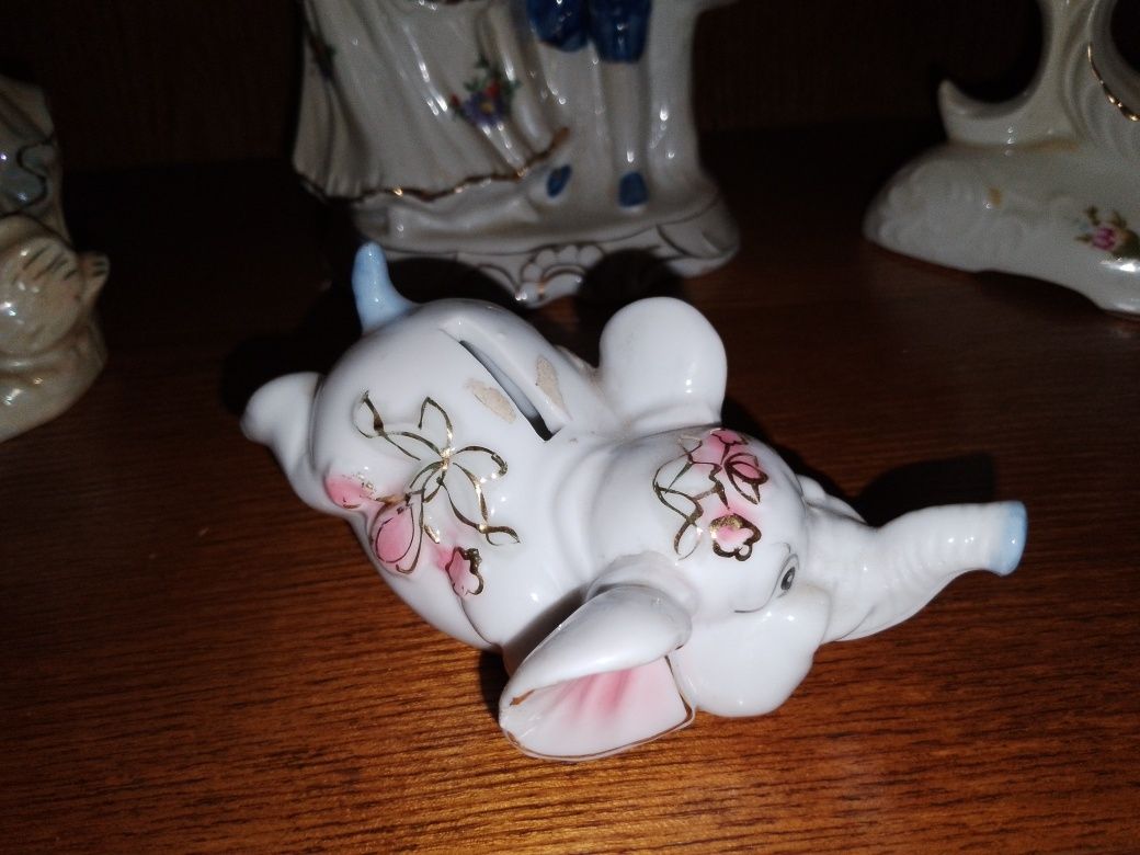 Słonik skarbonka z porcelany