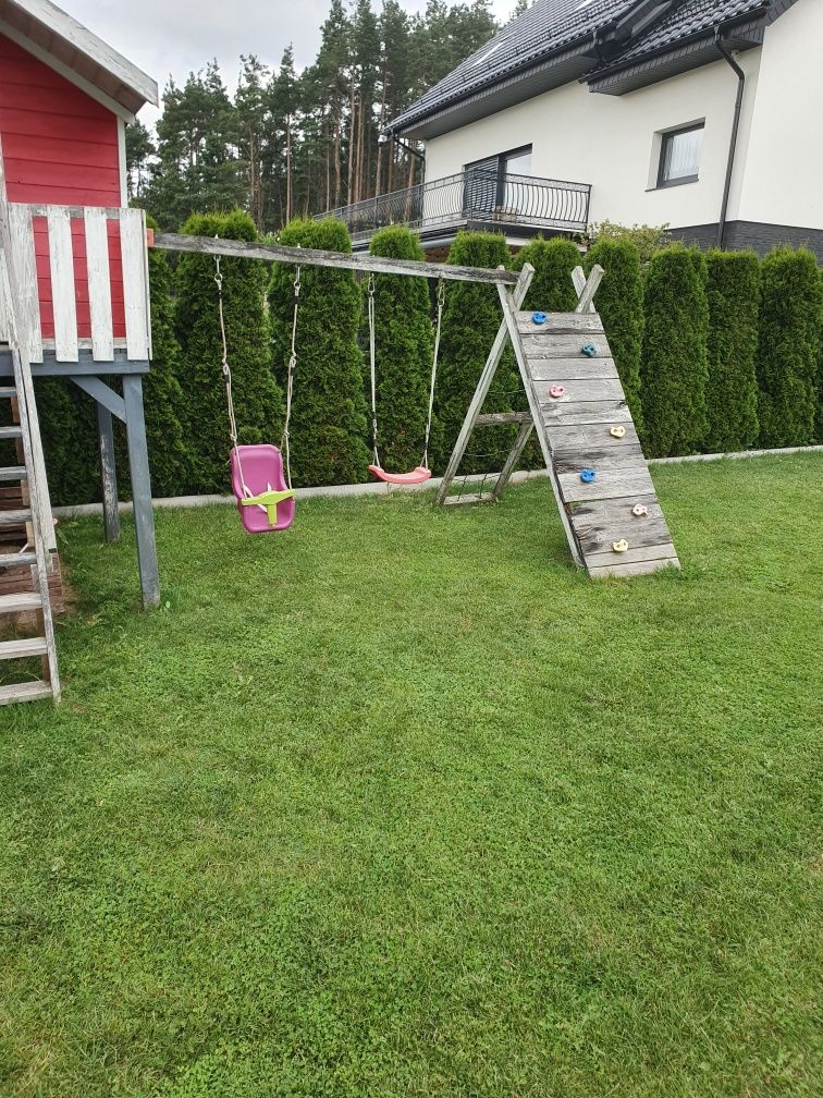 Drewniany domek,plac zabaw dla dzieci