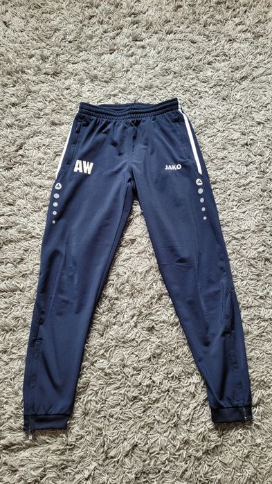 Spodnie JAKO r. 152 - wymiary znajdują się na zdjęciach.