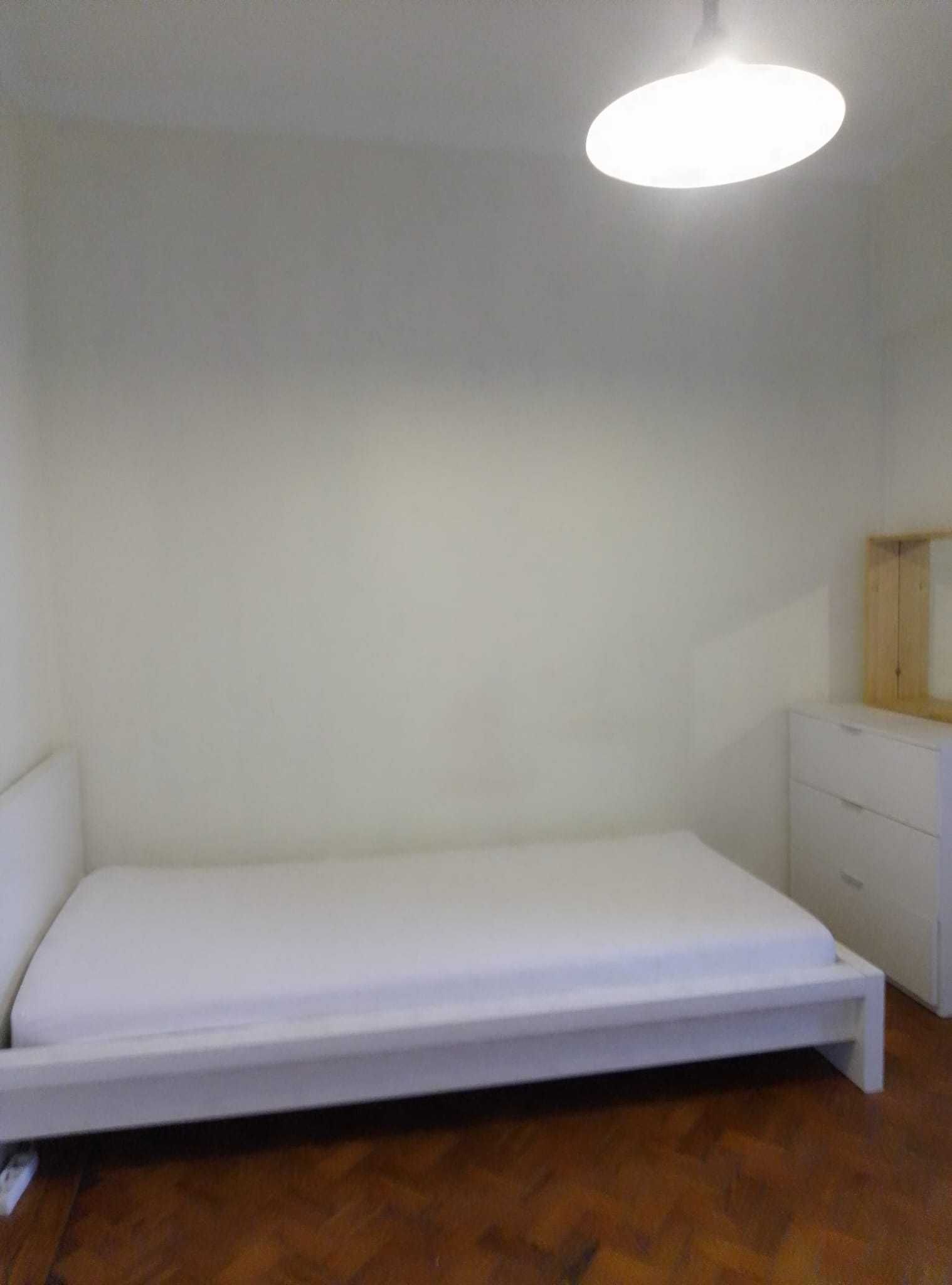 Aluga-se quarto rapariga estudante ou trabalhadora