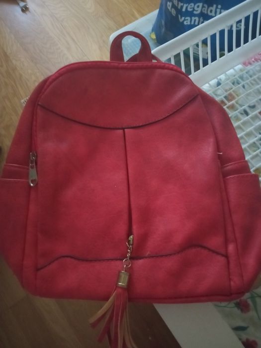 Mochila vermelha