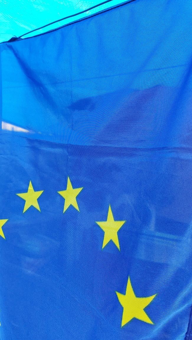 PROMOÇÃO--bandeira União Europeia NOVA c/argolas /ilhó para hastear
