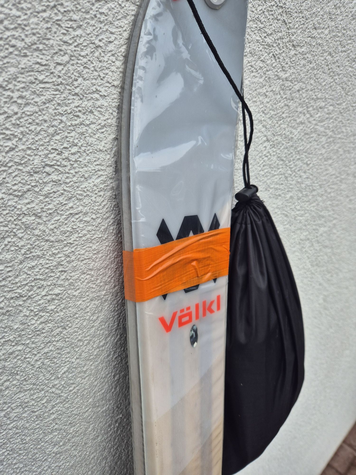 Nowe narty skitourowe Volkl Rise 80 flat 156 cm + Foki