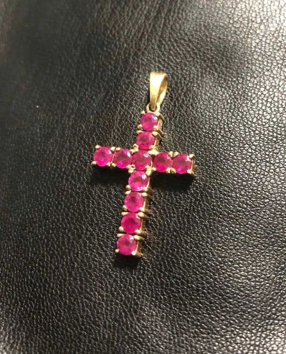 Лот прикрас із золота та коштовних каменів