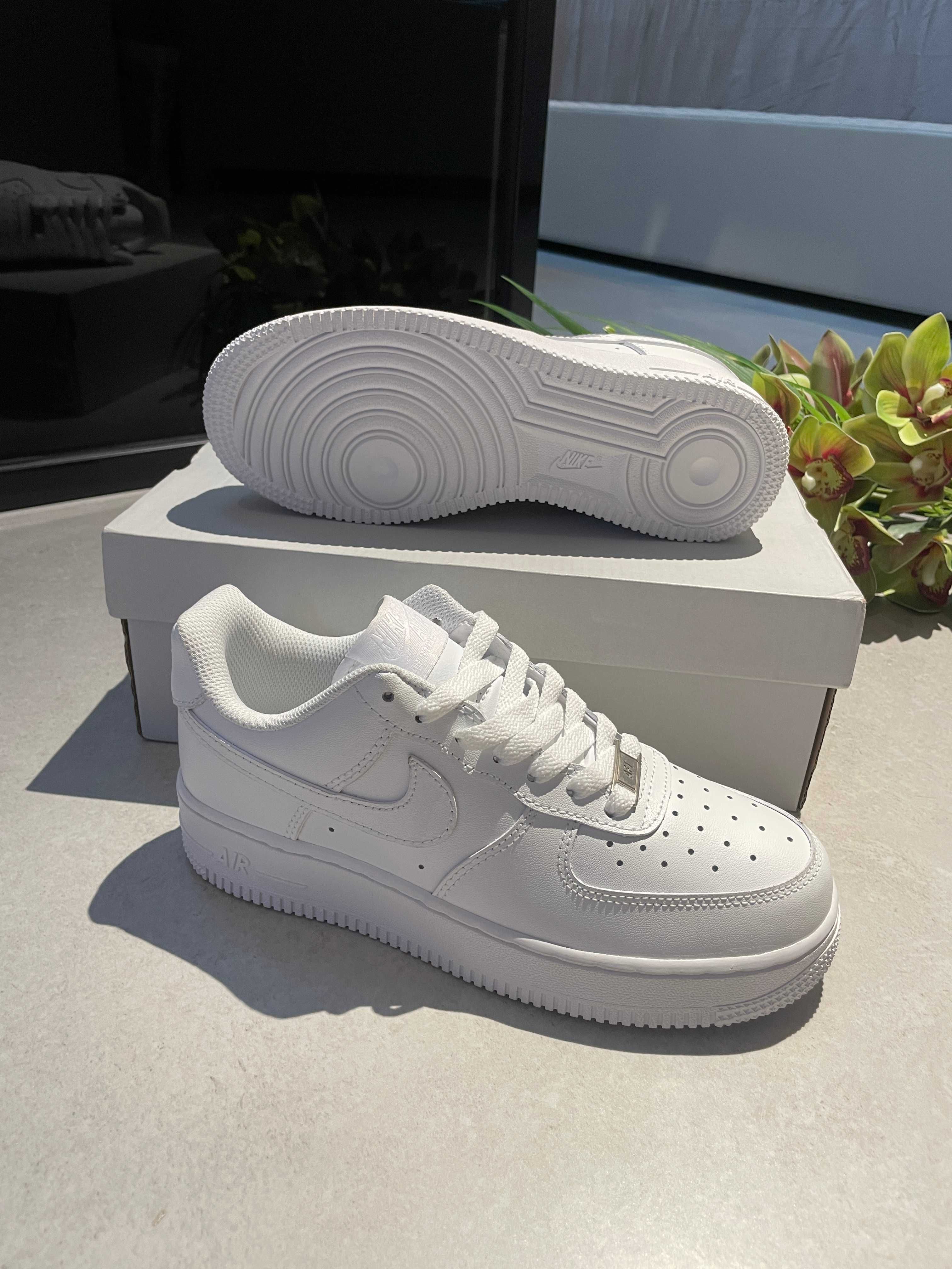 nowy Nike AirForce1Low White Trampki Moda R.39