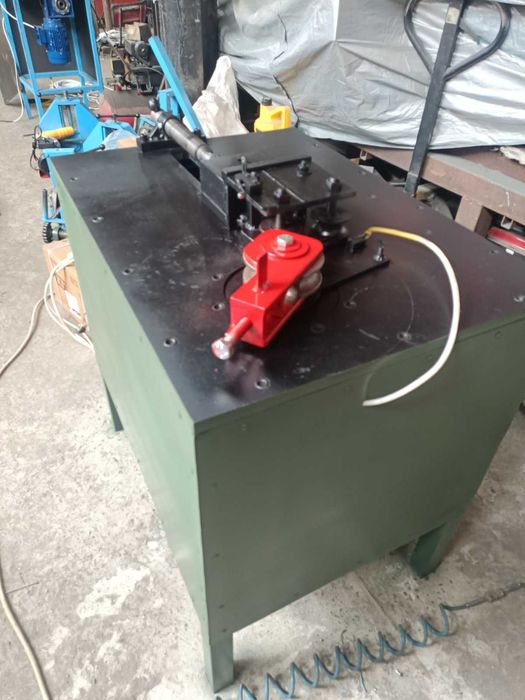 Трубогибочный станок бездорновый ТД2