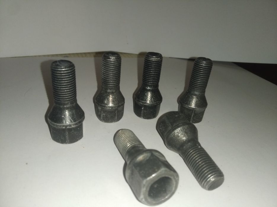 Болт кріплення коліс ВАЗ 2108