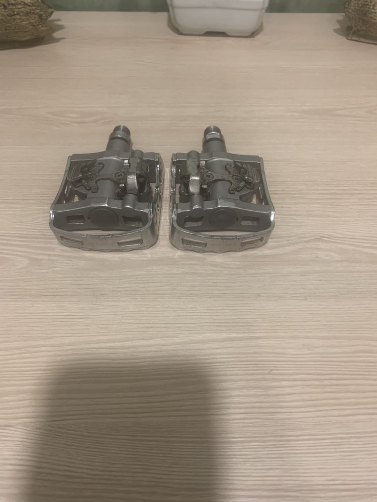 Контакні педалі + топталки Shimano PD-M324.