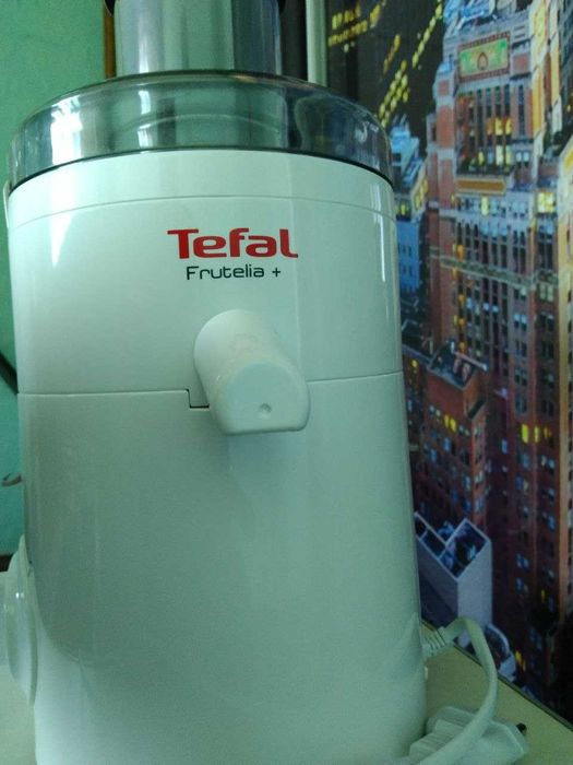 Продаю Соковыжималка Tefal Frutelia+ 350w в идеальном состоянии