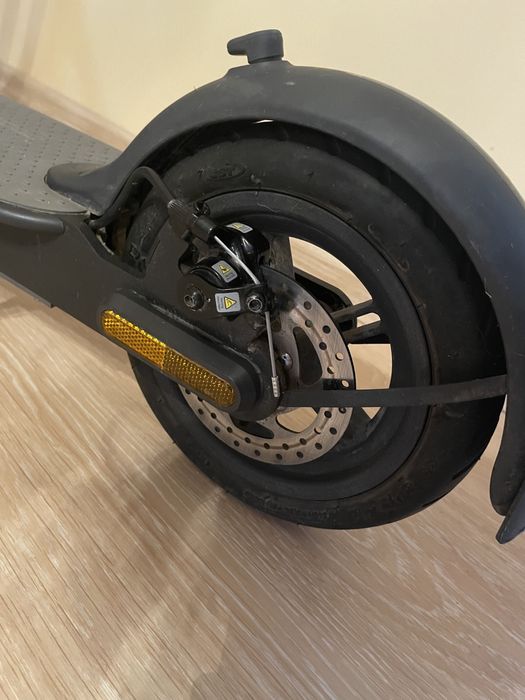 Электросамокат Xiaomi Mi Electric Scooter Essential Black