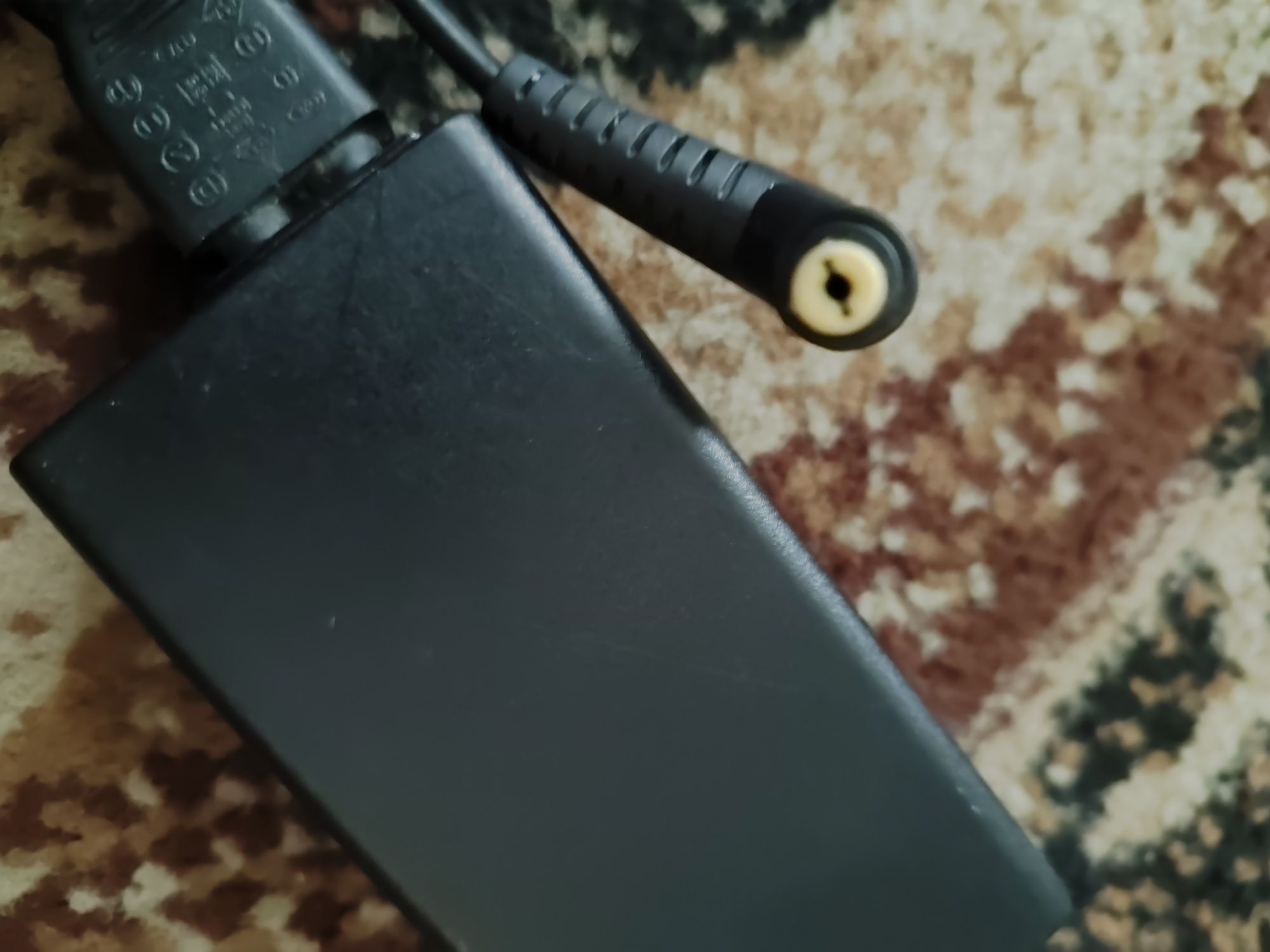 Zasilacz do laptopa nie testowałem