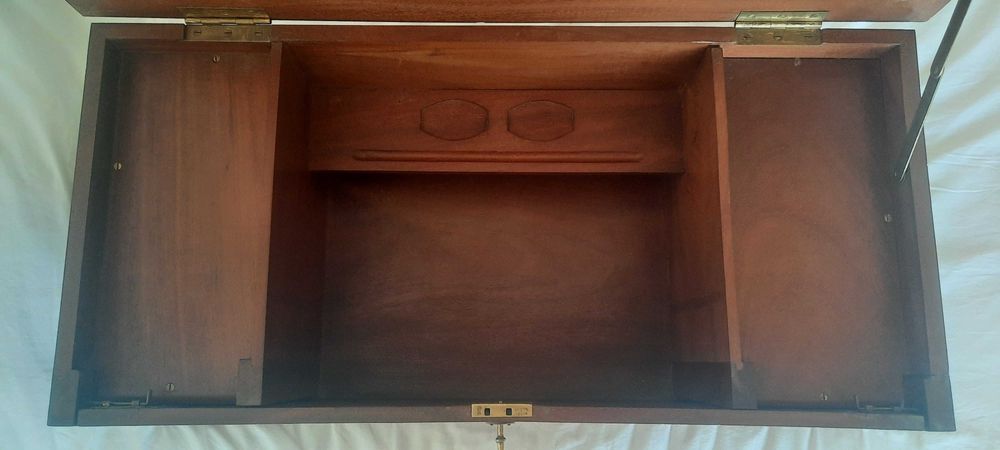 Caixa escritório em madeira de vinhático