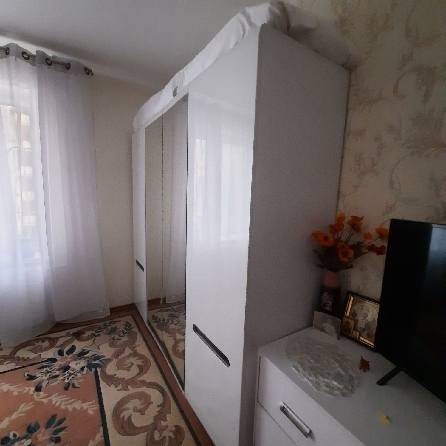 Продам шкаф для вещей. Размеры. Высота 2м10см,ширина 2м.20см,глуб 60см