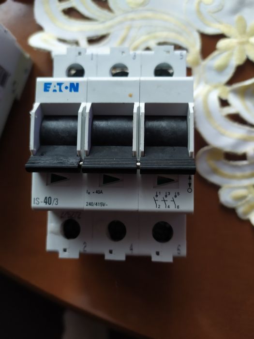 Выключатель нагрузки Moeller/EATON IS-40/3