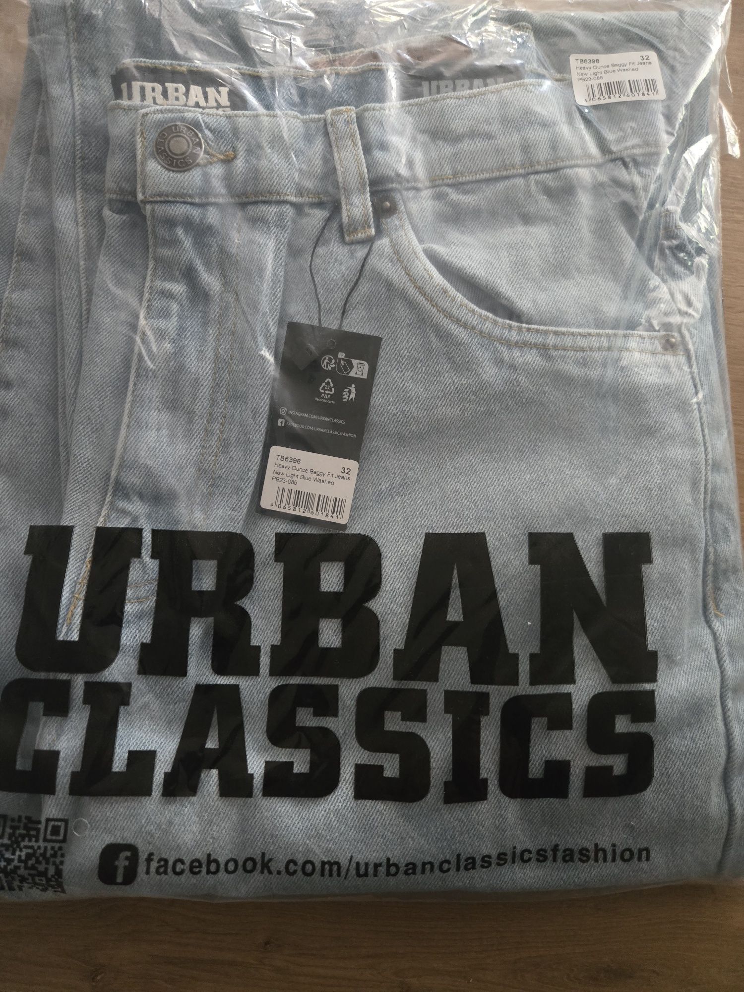 Spodnie jeans Urban.