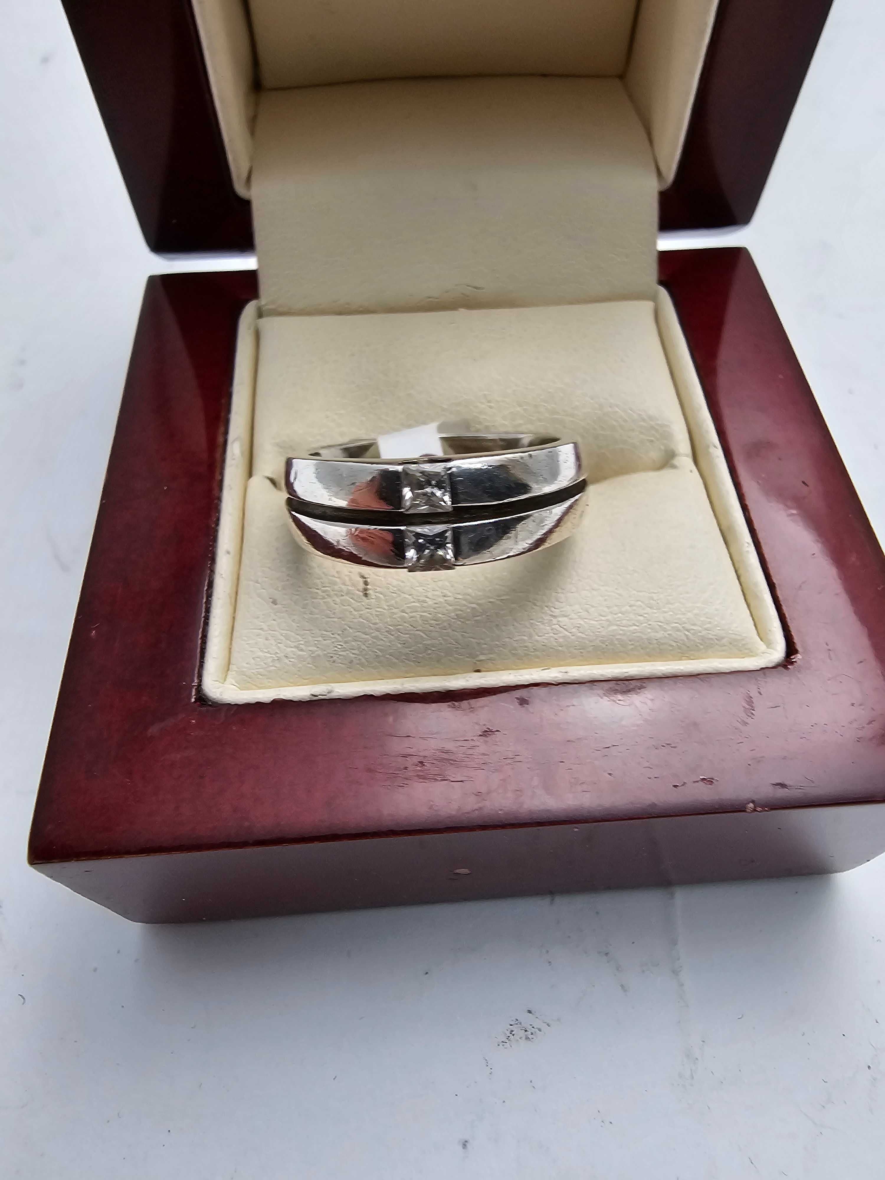 Srebrny pierścionek 3,72 GR 925 PR
