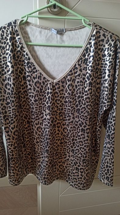 Bluzka w złotą panterkę