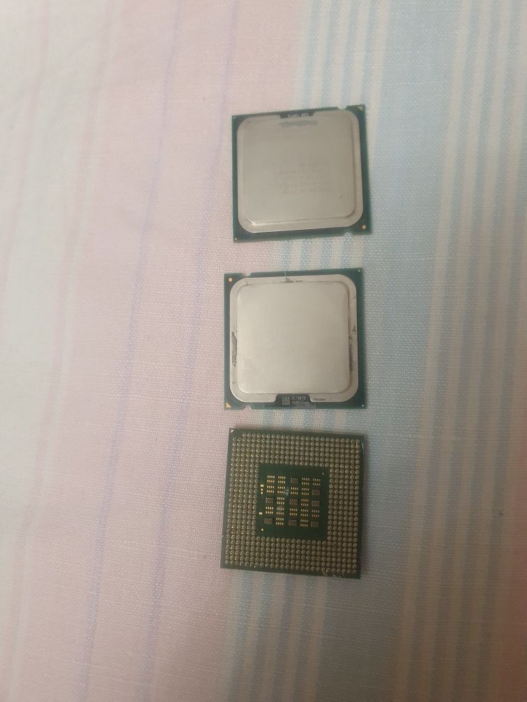 Procesory Intel , różne 3 szt