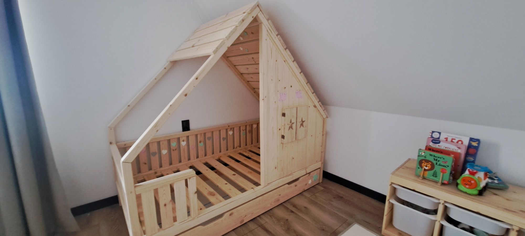 Łóżeczko domek łóżko niemalowane drewniane 80x180